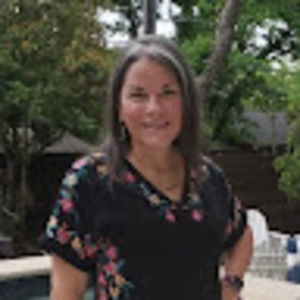 Meet your Posher, Edwina